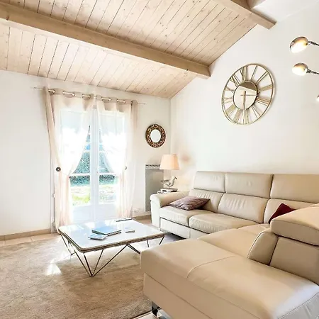 Superbe De Plain-pied Avec Parking Et Jardin Сент-Мари-де-Ре