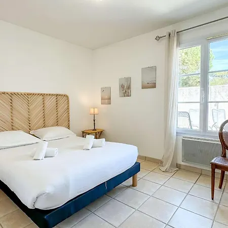 Superbe De Plain-pied Avec Parking Et Jardin Сент-Мари-де-Ре