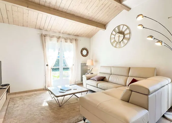 Superbe De Plain-pied Avec Parking Et Jardin Sainte-Marie-de-Re